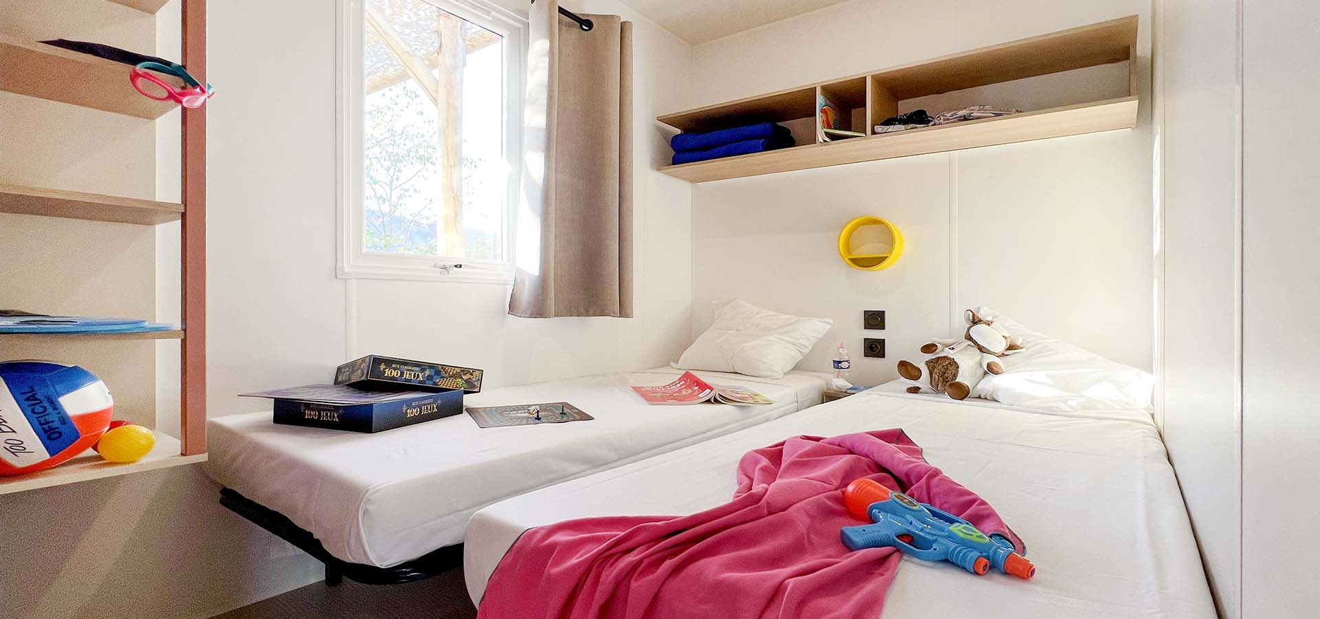 Camping porto vecchio bungalow 300 chambre enfants
